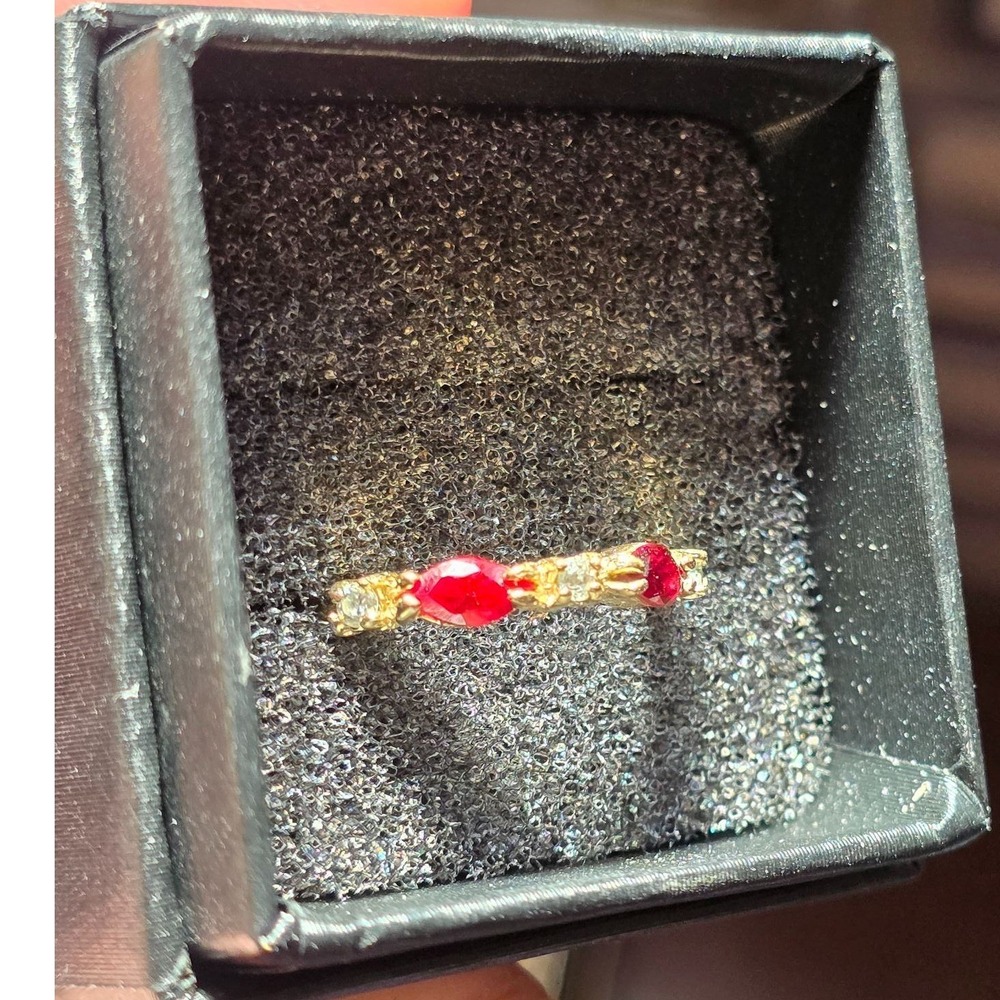 Vintage Red & Clear‎ Rhinestone Ring Size 7 Gold Tone Prong Set Stacking Band